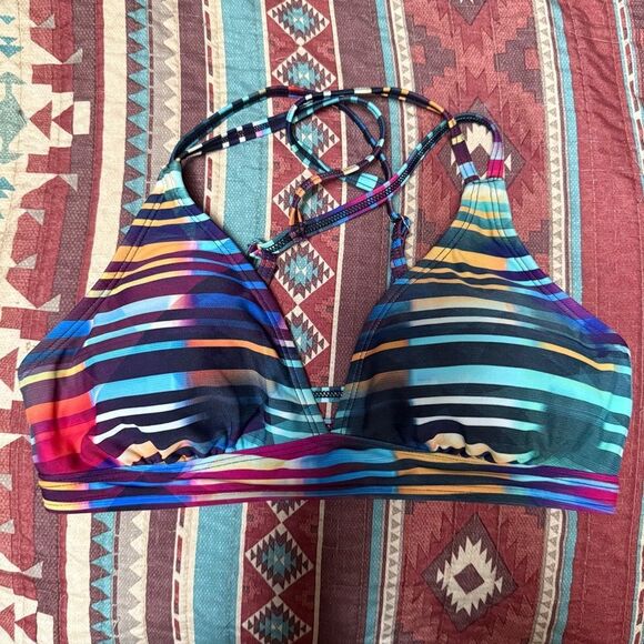 Athleta Swim Bikini Top size small - Picture 3 of 4